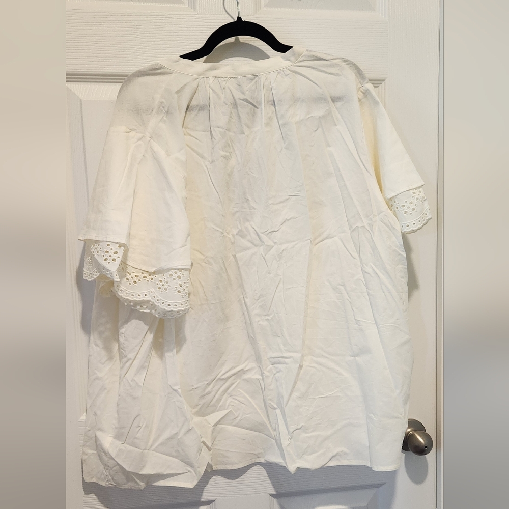 Ava & Viv Cream Eyelet Sleeve Blouse - Picture 3 of 3